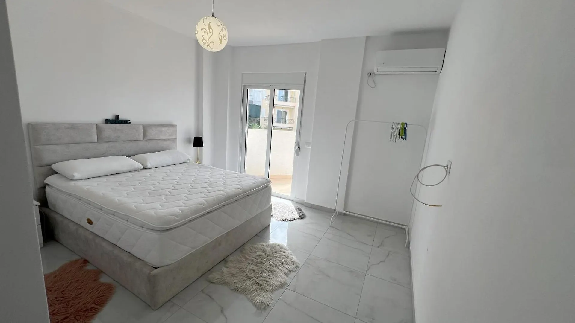 Casa Saraci White Residence 1 Sarande