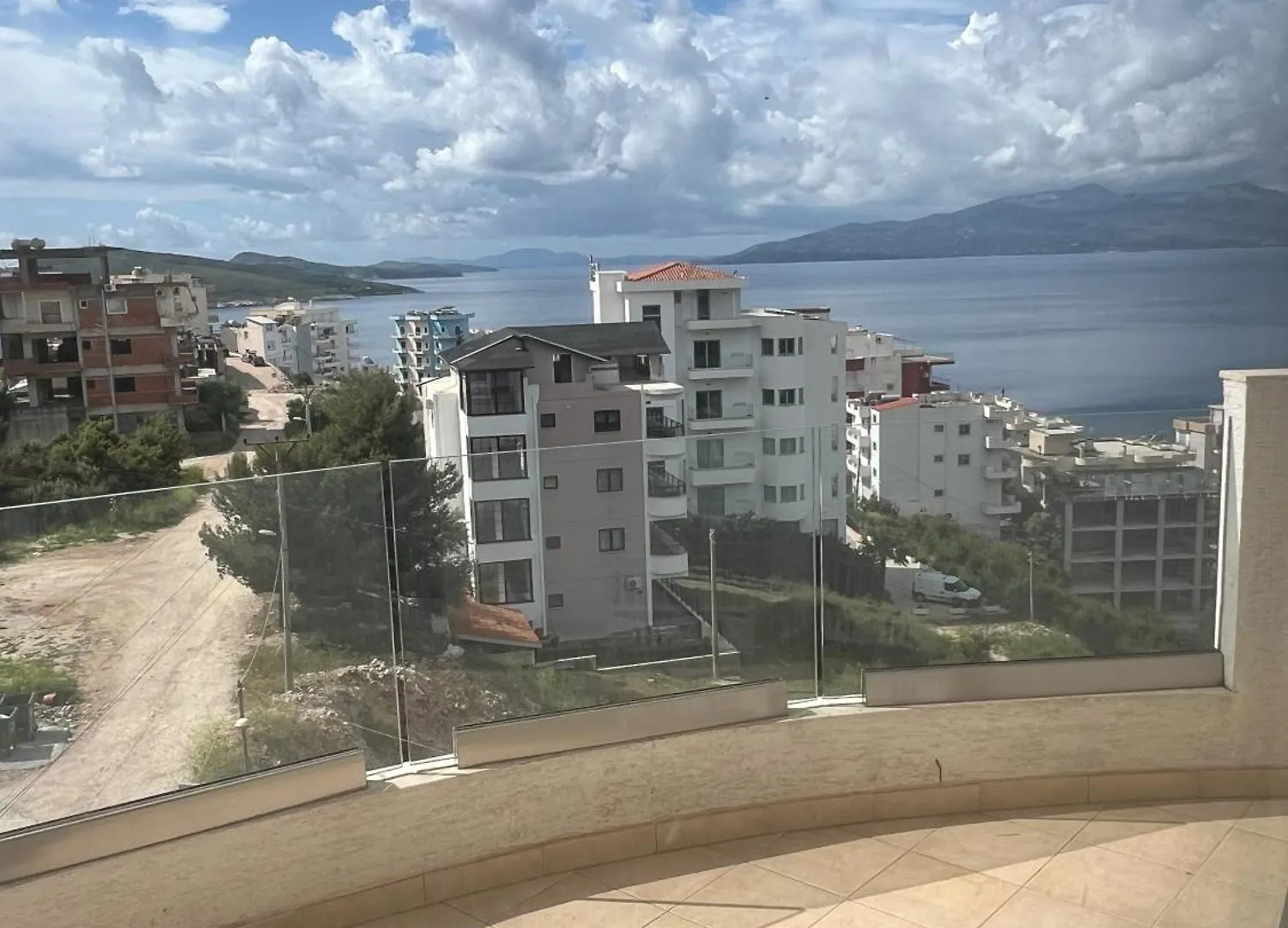 Casa Saraci White Residence 1 Sarande Apartment