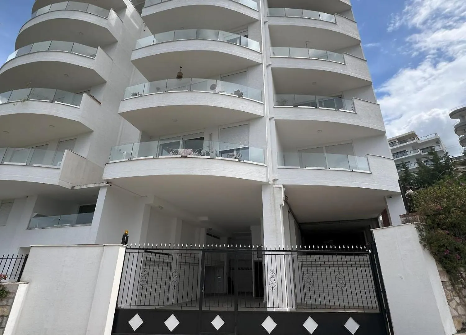 Casa Saraci White Residence 1 Sarande