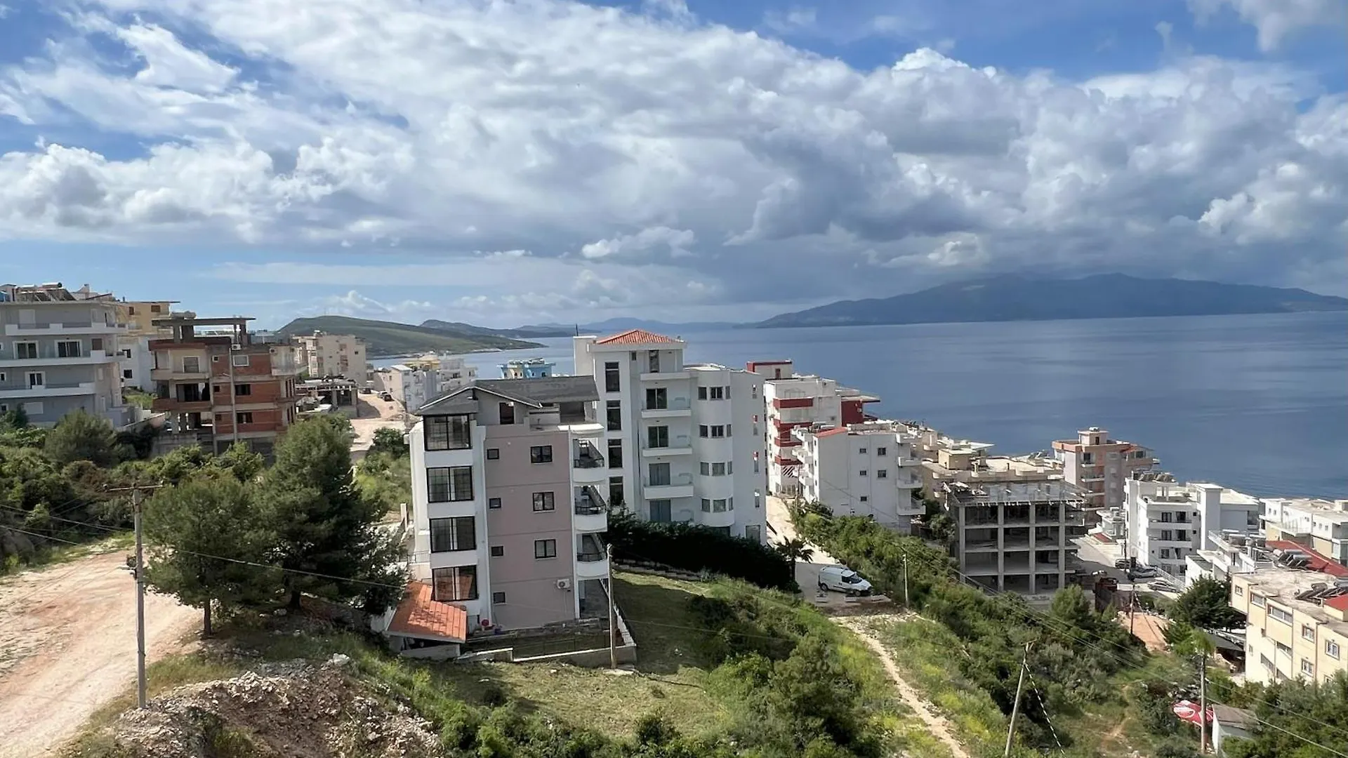 Casa Saraci White Residence 1 Sarandë